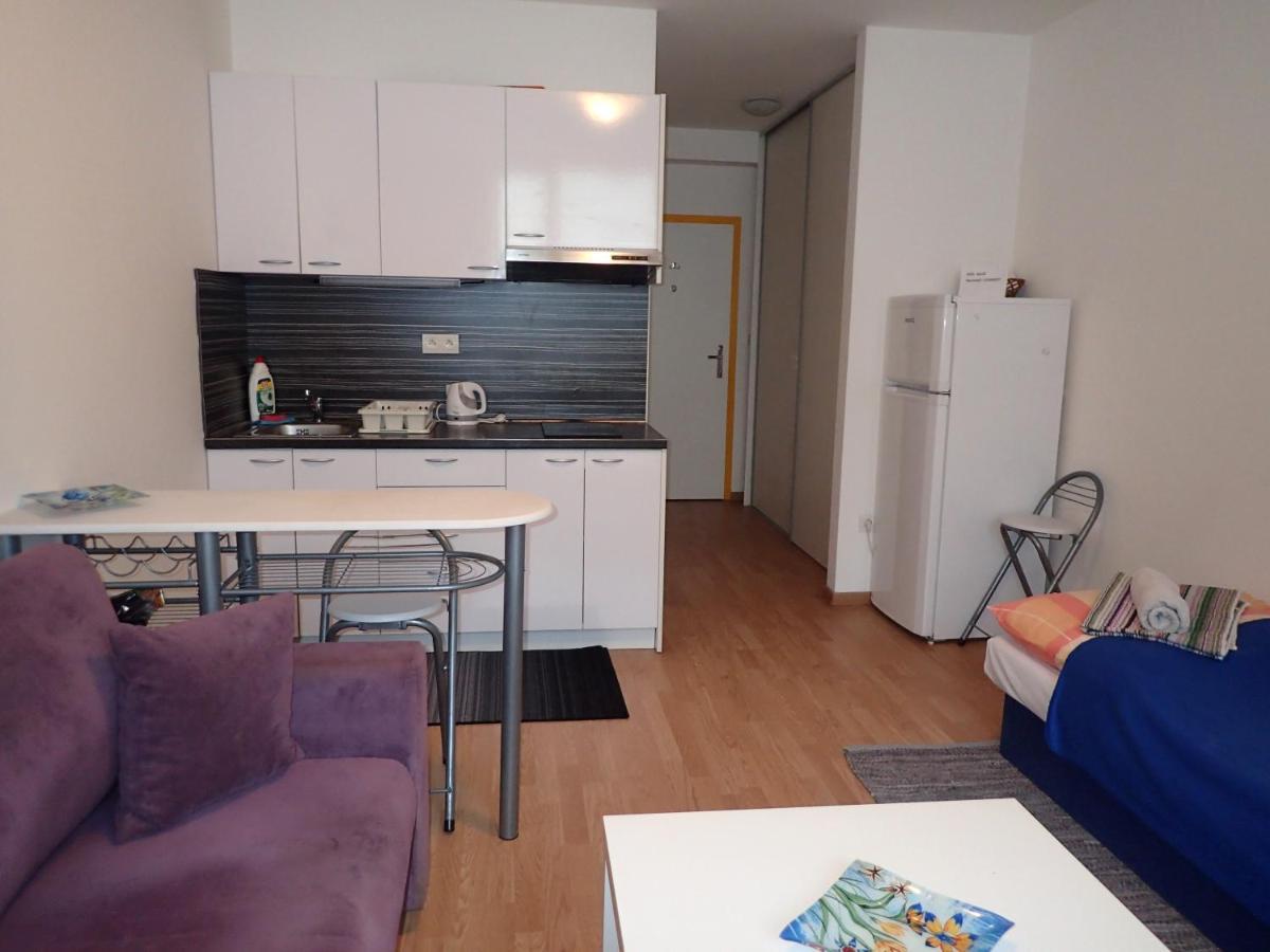 Cozy Apartment Братислава Экстерьер фото