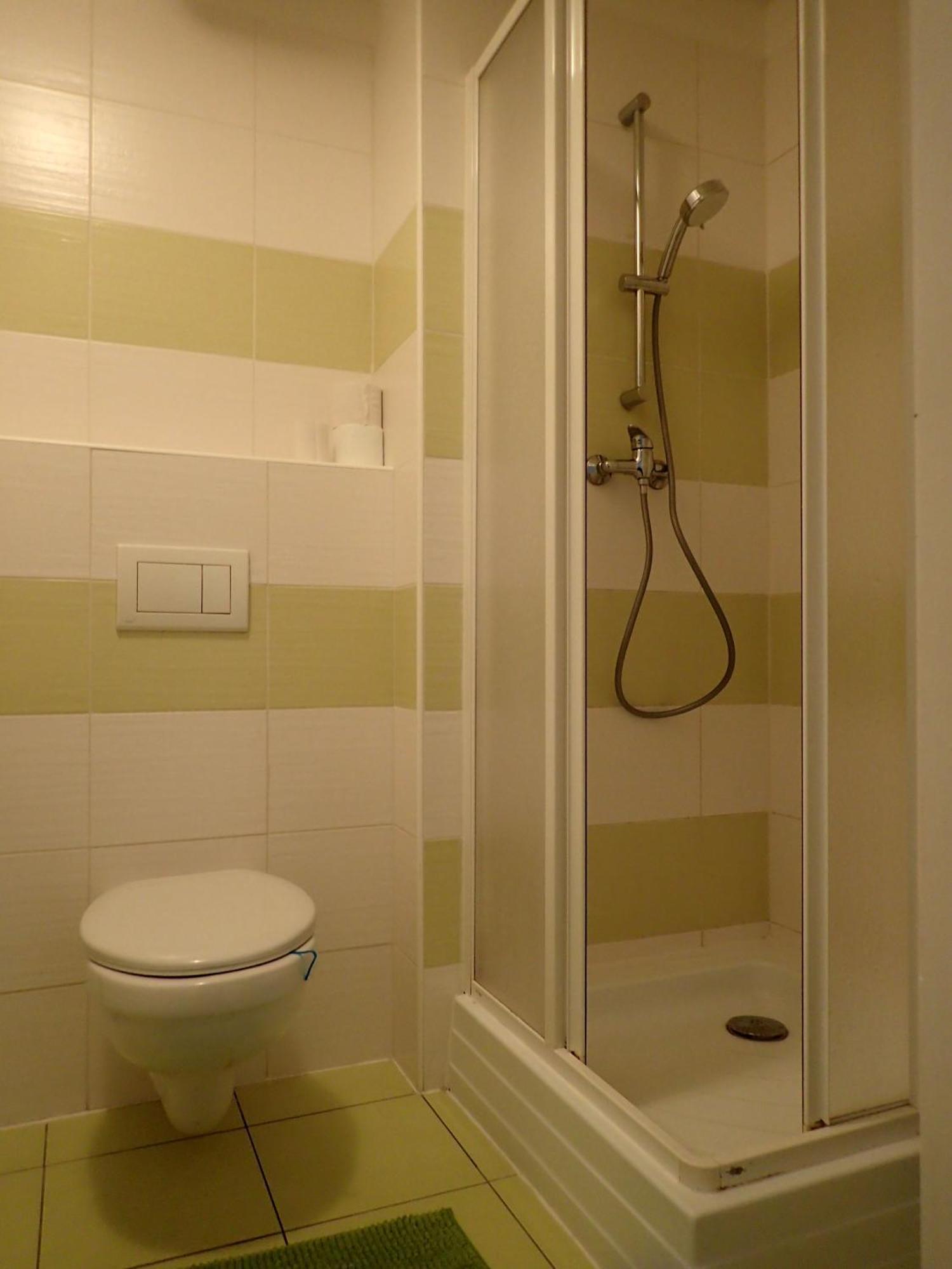 Cozy Apartment Братислава Экстерьер фото